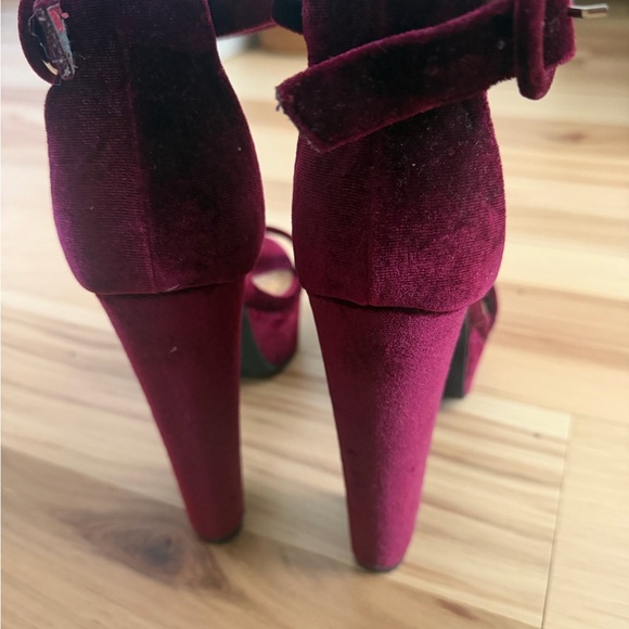 Bamboo Burgundy velvet block heel sandals sz 8.5 shoes #heels - Picture 6 of 10